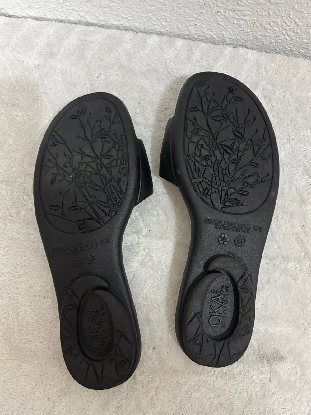 Oka-B Black Grommet Slide Sandals Comfort Massage Footbed Size M (7-8)